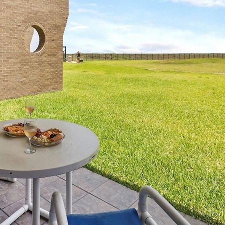 Ground Floor Beachfront Beauty! Steps To The Beach And Pool South Padre Island Phòng bức ảnh