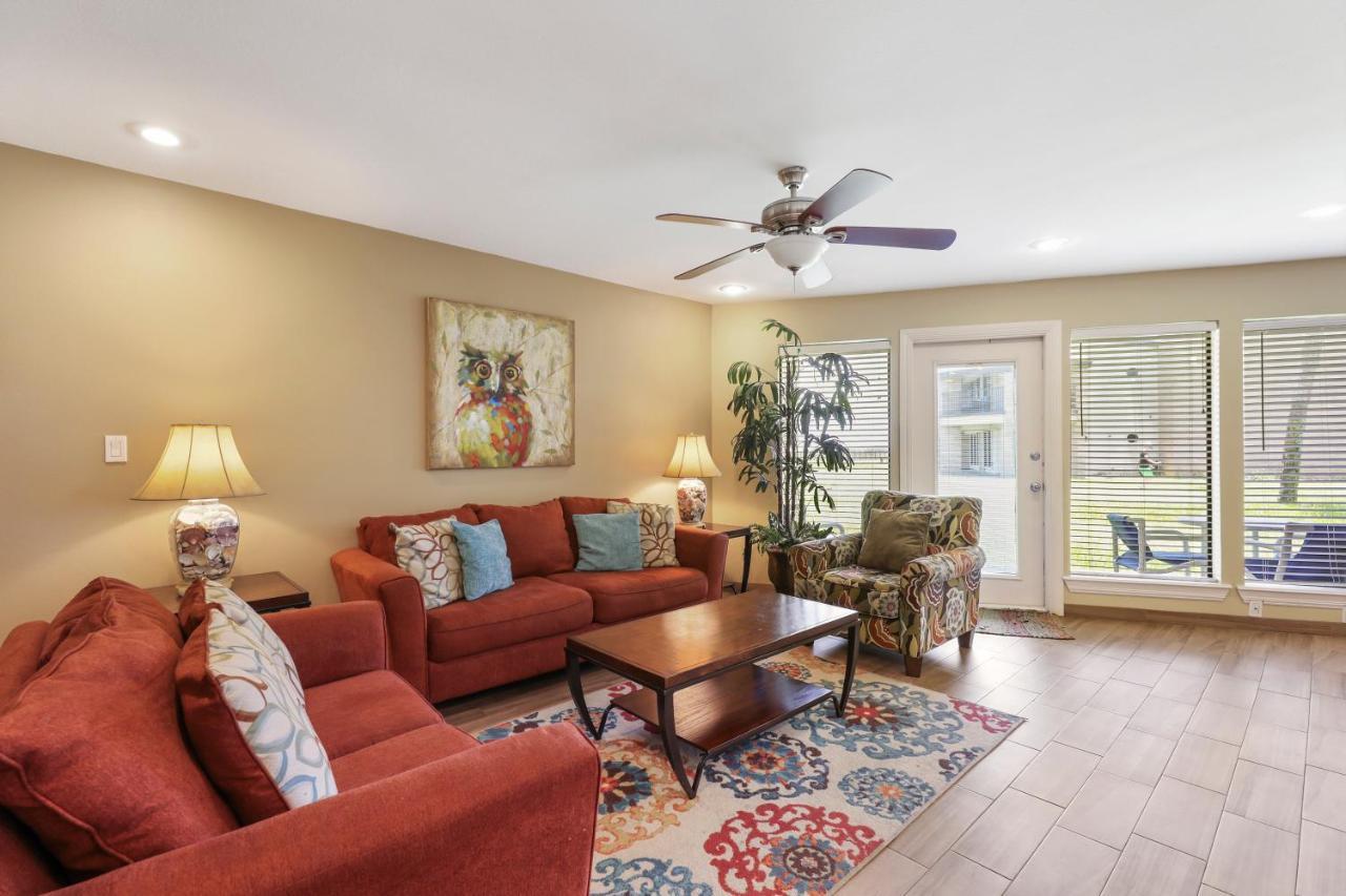 Ground Floor Beachfront Beauty! Steps To The Beach And Pool South Padre Island Ngoại thất bức ảnh