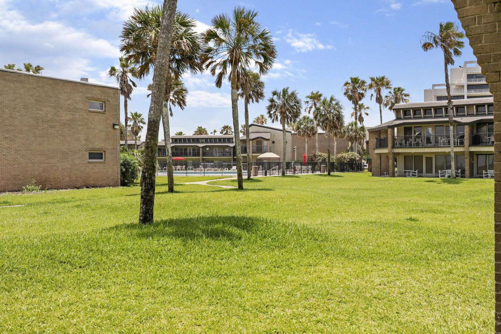 Ground Floor Beachfront Beauty! Steps To The Beach And Pool South Padre Island Phòng bức ảnh