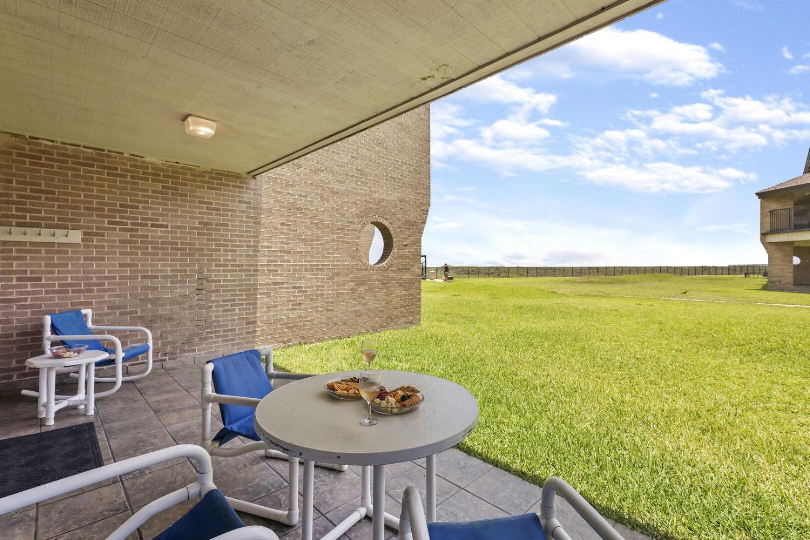 Ground Floor Beachfront Beauty! Steps To The Beach And Pool South Padre Island Phòng bức ảnh